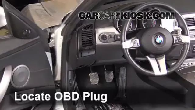 2004 BMW Z4 2.5i 2.5L 6 Cyl. Compruebe la luz del motor Diagnosticar